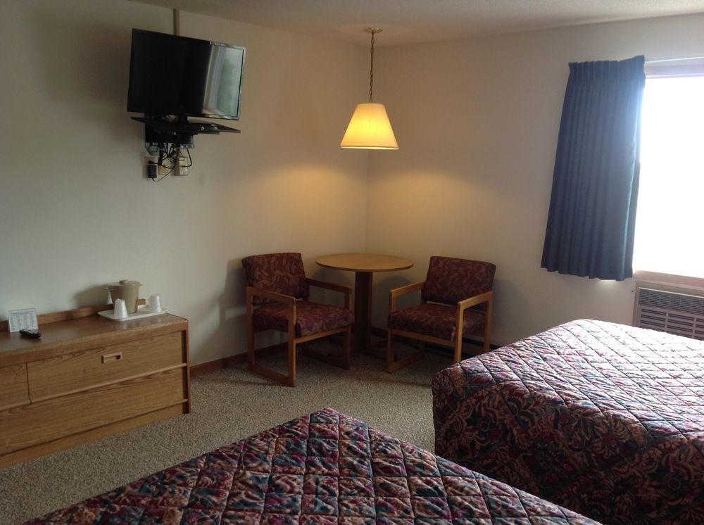 Value Host Motor Inn Marquette Ngoại thất bức ảnh