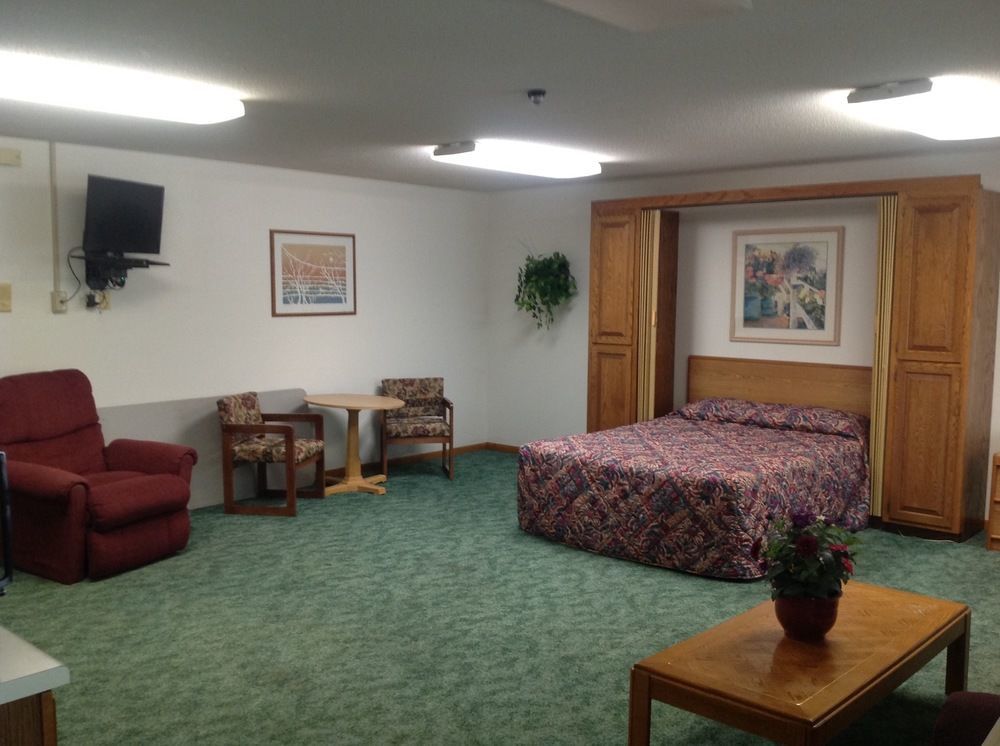Value Host Motor Inn Marquette Ngoại thất bức ảnh